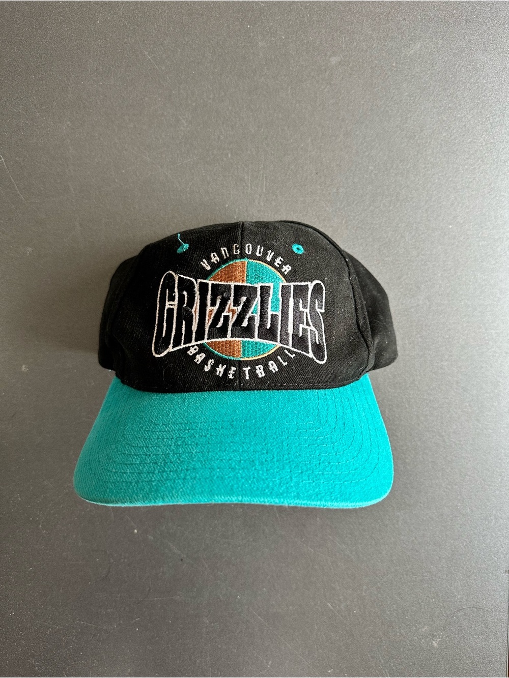 Vintage Starter Vancouver Grizzlies Hat